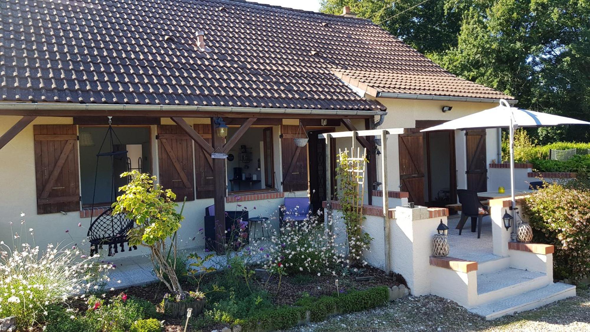 Le Cottage De Mae Seigy Exterior photo